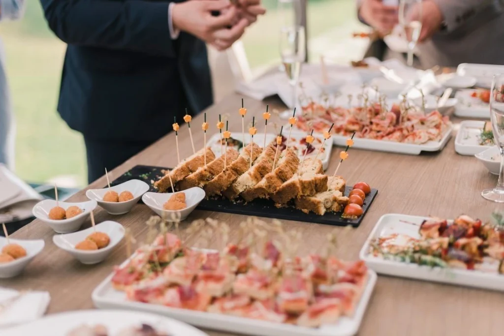 contract-foodservice-and-catering-companies